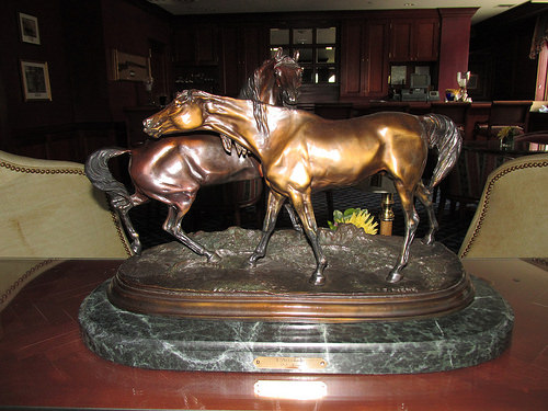 "L'Accolade" horse statue